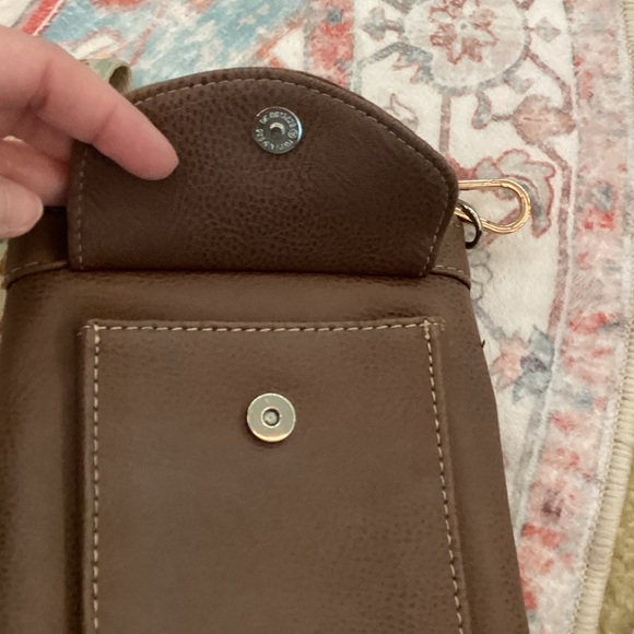 Elegant Brown Crossbody Bag‎ with Patterned Strap - Picture 4 of 4